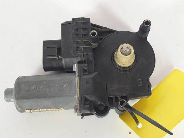 Motor de acionamento de vidro da porta traseira direita 0130821785 VAG