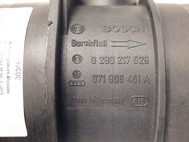 Sensor de fluxo (consumo) de ar, medidor de consumo M.A.F. - (Mass Airflow) 0280217529 VAG