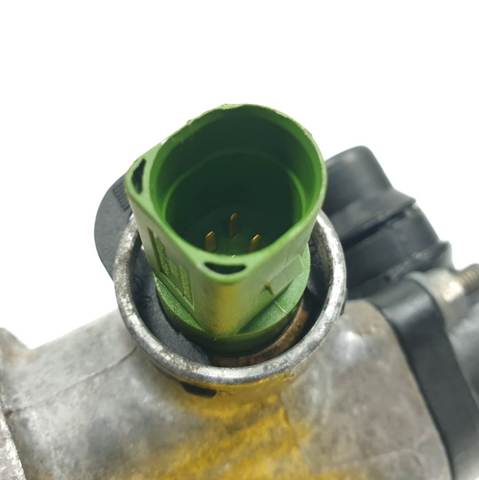 Flange do sistema de esfriamento (união em T) 038121133A VAG