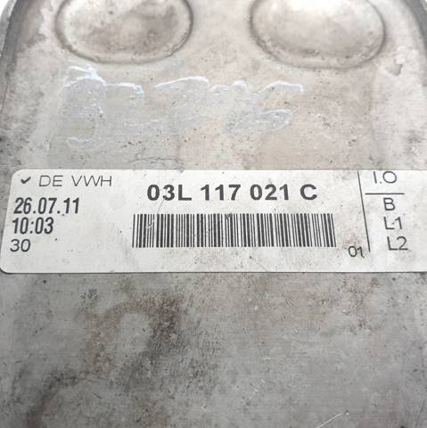 Radiador de óleo (frigorífico), debaixo de filtro 03L117021C VAG