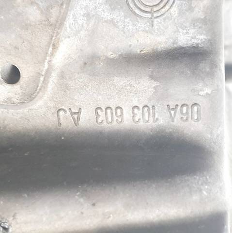 Panela de óleo de cárter do motor 06A103603AJ VAG