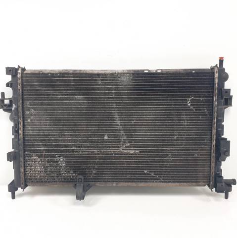 Radiador de esfriamento de motor 13100381 OPEL