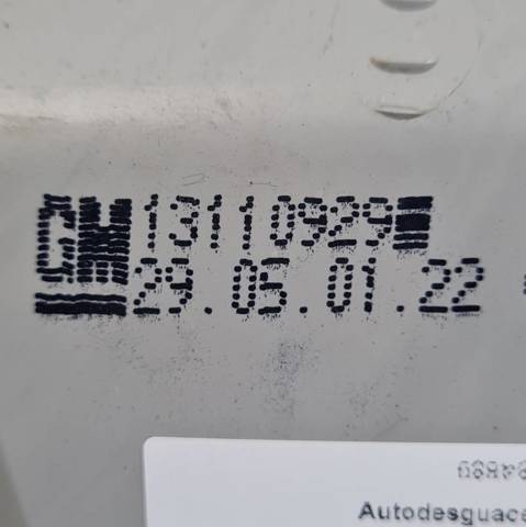 Lanterna traseira esquerda 13110929 OPEL