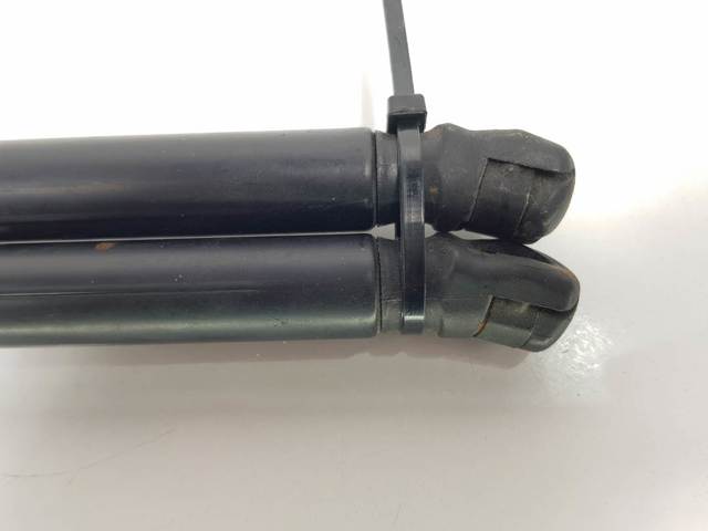 Amortecedor de tampa de porta-malas (de 3ª/5ª porta traseira) 13258179 OPEL