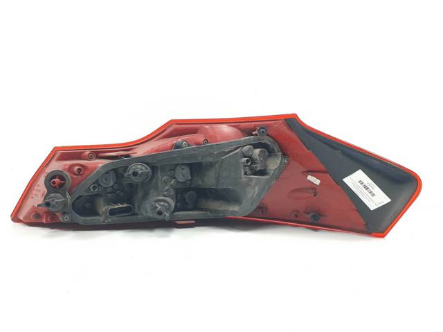 Lanterna traseira esquerda 13282366 OPEL