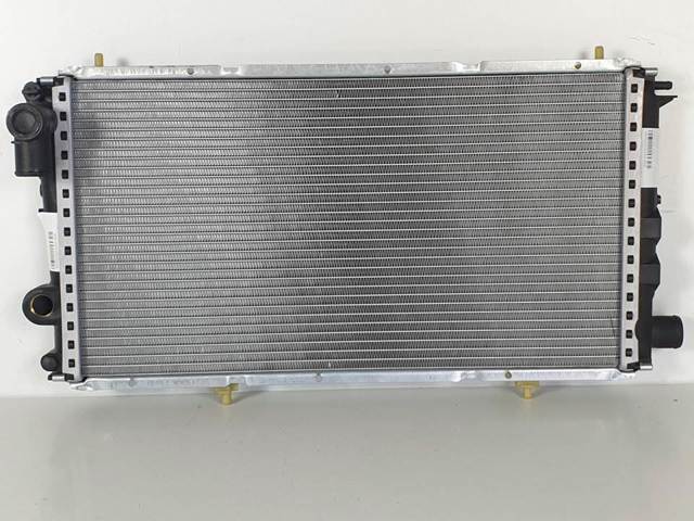 Radiador de esfriamento de motor 1330K6 PEUGEOT