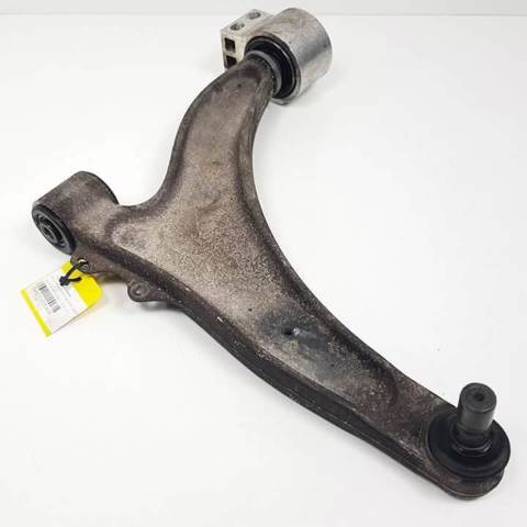 Braço oscilante inferior esquerdo de suspensão dianteira 13318884 OPEL