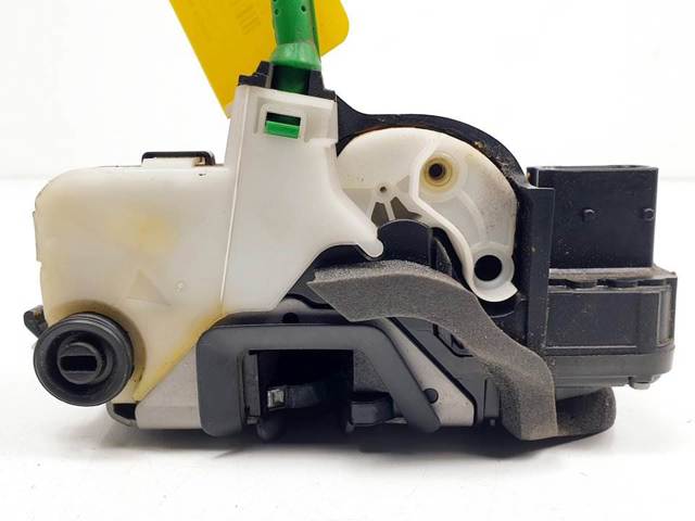 Fecho da porta traseira direita 13503808 OPEL