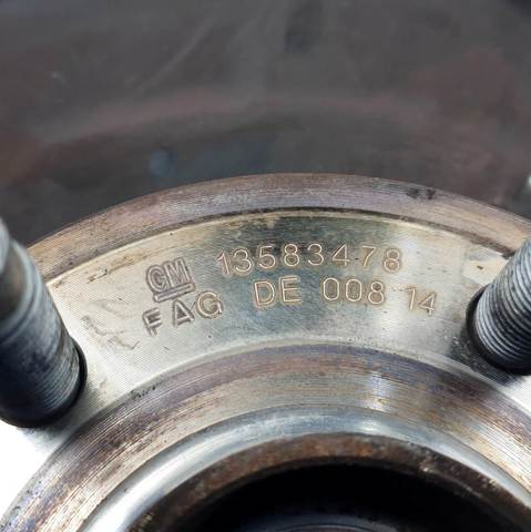 Cubo dianteiro 13583478 OPEL