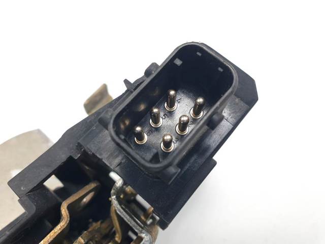 Motor acionador de abertura/fechamento da porta dianteira 1387606 BMW