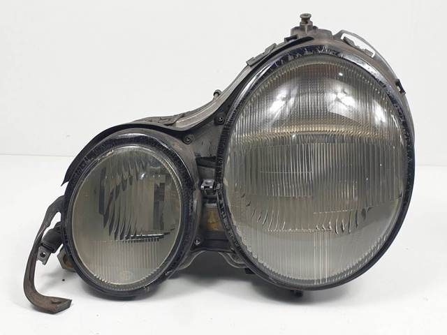 Luz esquerda 144869 MERCEDES