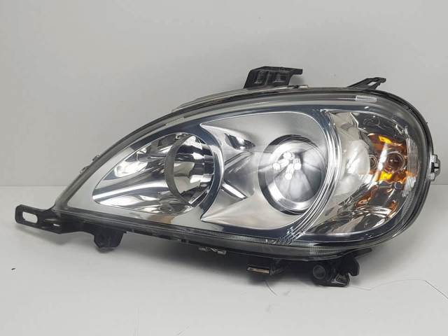 Tampa das luzes traseiras 1638200749 MERCEDES