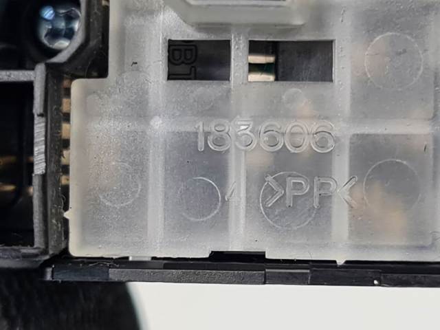 Unidade de controlo dos espelhos de retrovisão, na porta 183575 TOYOTA