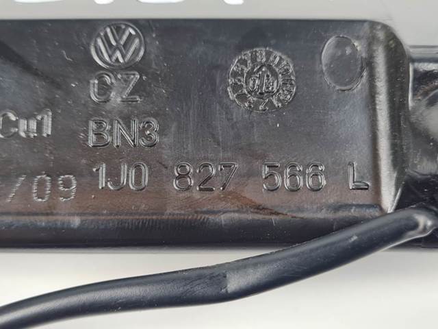 Puxador externo de tampa de porta-malas (de 3ª/5ª porta traseira) 1J0827566L VAG