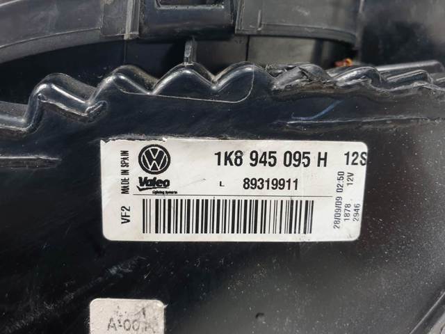 Lanterna traseira esquerda 1K8945095H VAG