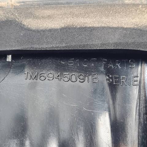 Lanterna traseira esquerda externa 1M6945091B VAG