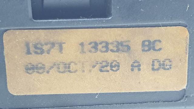Comutador esquerdo instalado na coluna da direção 1S7T13335BC FORD
