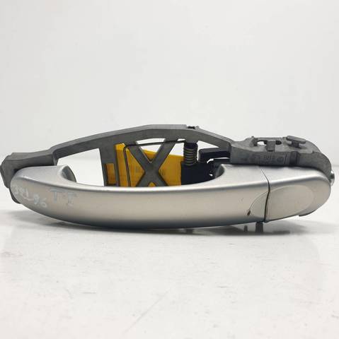 Suporte de maçaneta externa da porta dianteira esquerda 1T0837885B VAG