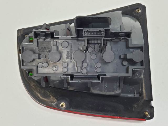 Lanterna traseira direita 1U6945096 VAG
