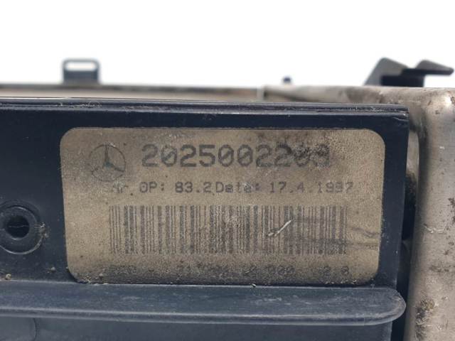 Radiador de esfriamento de motor 2025002203 MERCEDES