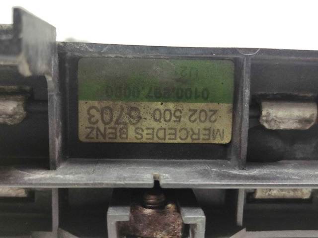 Radiador de esfriamento de motor 2025006703 MERCEDES