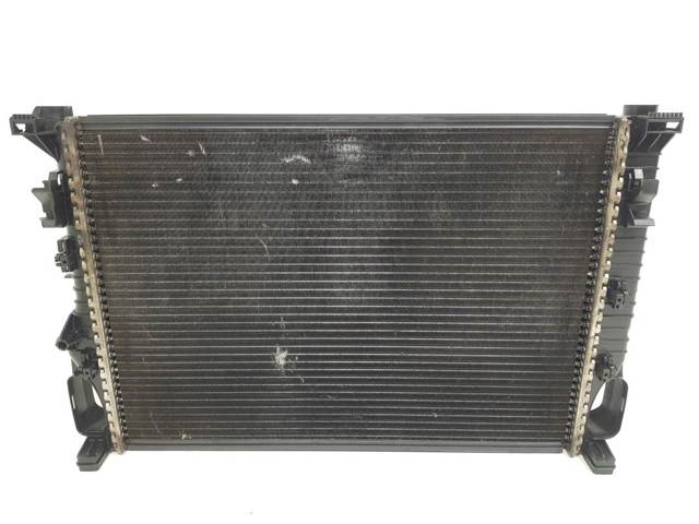 Radiador de esfriamento de motor 2115000102 MERCEDES