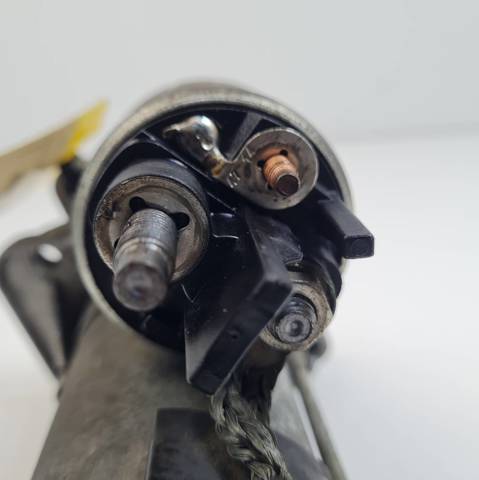 Motor de arranco 233003329R RENAULT