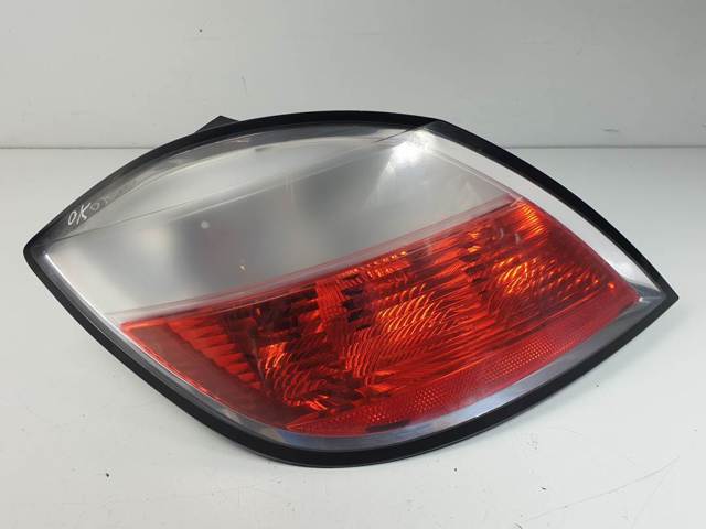 Lanterna traseira esquerda 24451835 OPEL