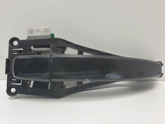 Suporte de maçaneta externa da porta dianteira direita 24463524 OPEL