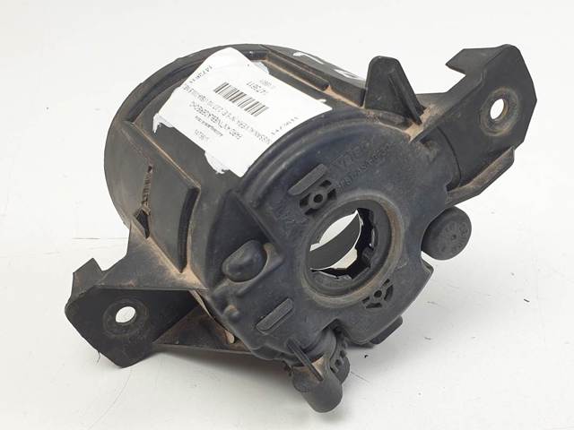 Luzes de nevoeiro direitas 2615089905 NISSAN