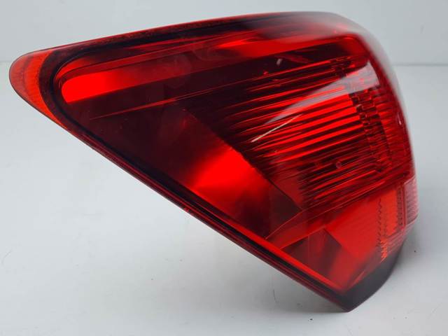 Lanterna traseira esquerda externa 26555EY00A NISSAN