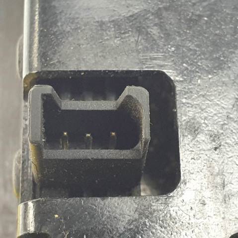 Fecho inferior da porta traseira direita batente 2K0827506A VAG