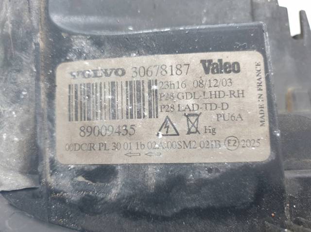 Luz direita 30678187 VOLVO