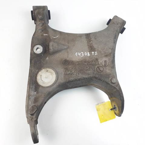 Braço oscilante inferior esquerdo de suspensão traseira 33326755989 BMW