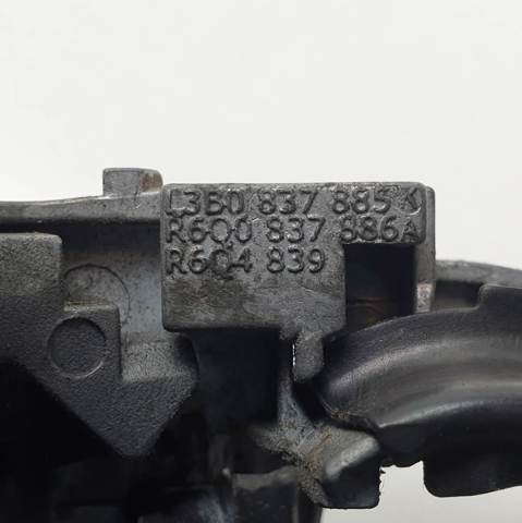 Suporte de maçaneta externa da porta dianteira esquerda 3B0837885B VAG