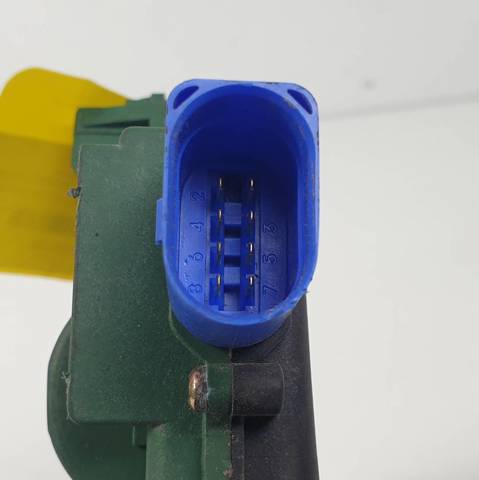 Fecho da porta dianteira esquerda 3B1837015AM VAG