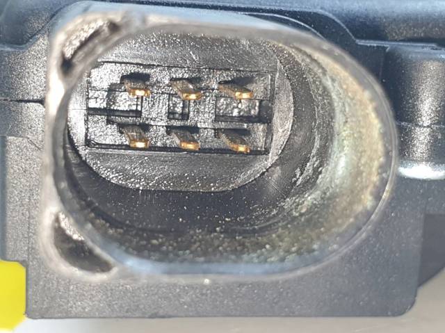 Fecho da porta traseira esquerda 3B4839015A VAG