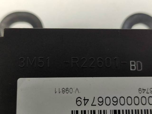 Maçaneta interna esquerda da porta dianteira 3M51R22601BD FORD