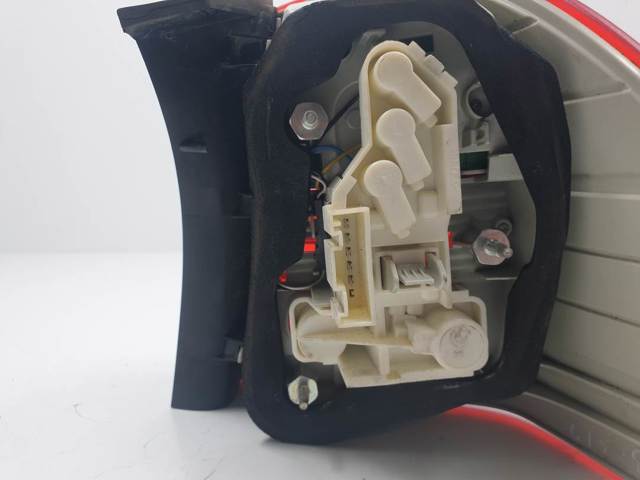 Lanterna traseira esquerda externa 4871737 BMW