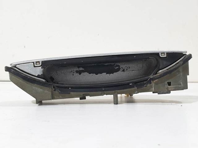 Suporte de maçaneta externa da porta traseira esquerda 4B1837885 VAG