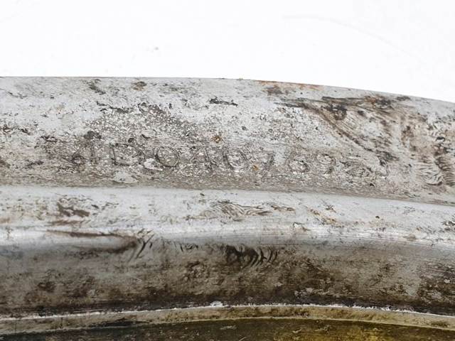 Braço oscilante inferior esquerdo de suspensão dianteira 4D0407695J VAG