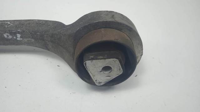Braço oscilante inferior esquerdo de suspensão dianteira 4E0407695B VAG