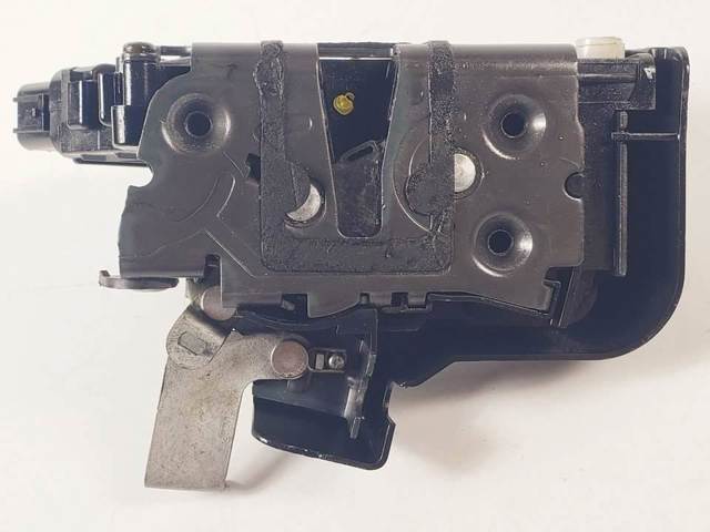 Fecho da porta traseira esquerda 4M5AR26412BE FORD