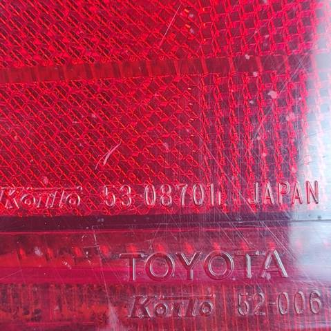 Lanterna traseira esquerda 5308701L TOYOTA