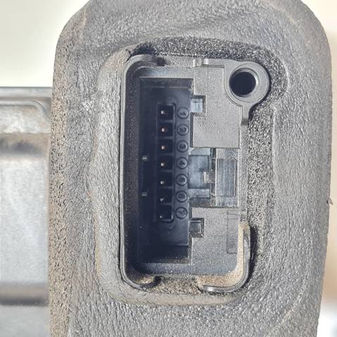 Fecho da porta dianteira esquerda 5K1837015E VAG