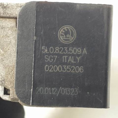 Fecho da capota 5L0823509A VAG