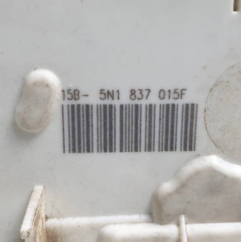 Fecho da porta dianteira esquerda 5N1837015F VAG