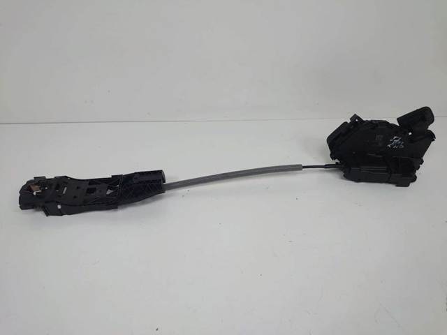 Fecho da porta traseira esquerda 5TA839015D VAG