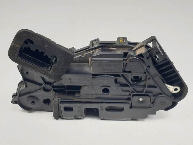 Fecho da porta dianteira esquerda 5TB837015A VAG