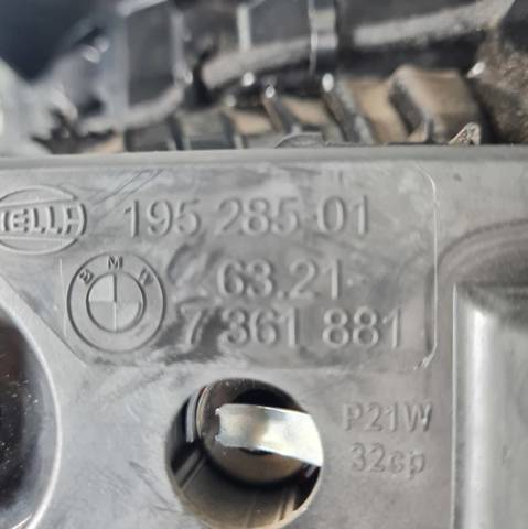 Lanterna traseira esquerda 63217177281 BMW